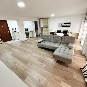https://pura-vida-torremolinos.hotelsinnerja.org